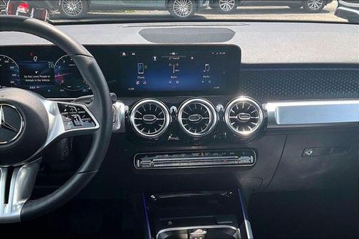 MANUFAKTUR Patagonia Red Metallic 2026 Mercedes-Benz GLB 250 4MATIC