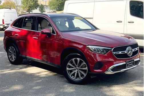 2025 Mercedes-Benz GLC 300 4MATIC