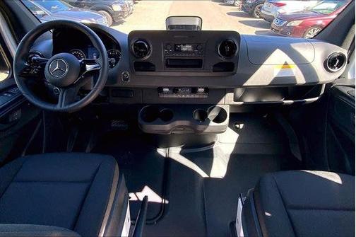 Arctic White 2026 Mercedes-Benz Sprinter 2500 Cargo 144 WB