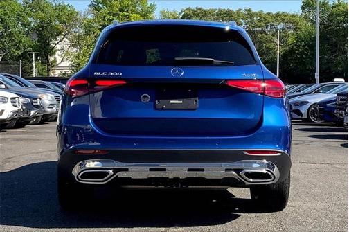 2025 Mercedes-Benz GLC 300 4MATIC
