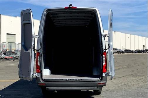 2025 Mercedes-Benz Sprinter 2500 High Roof