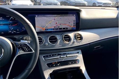 Photo 5 of 30 of 2021 Mercedes-Benz E-Class E 350 4MATIC