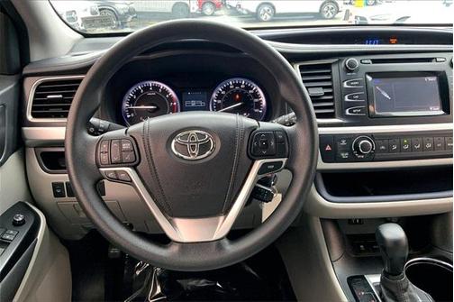 2014 Toyota Highlander LE