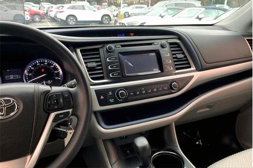 2014 Toyota Highlander LE