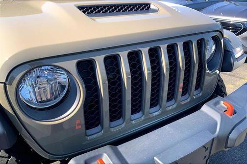 Gator Clearcoat 2020 Jeep Gladiator Mojave 4x4