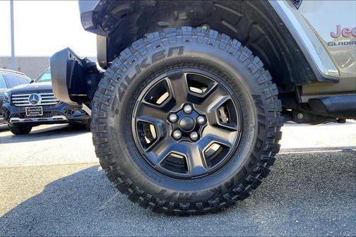 Gator Clearcoat 2020 Jeep Gladiator Mojave 4x4