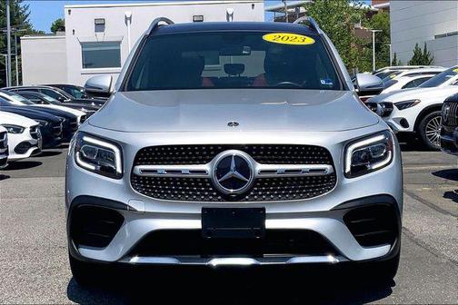Iridium Silver Metallic 2023 Mercedes-Benz GLB 250 4MATIC