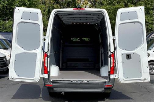 2025 Mercedes-Benz Sprinter 2500 Cargo 170 WB