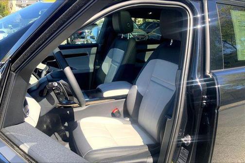 Eiger Grey Metallic 2026 Land Rover Range Rover Evoque Dynamic SE