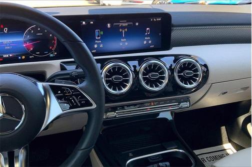 2024 Mercedes-Benz CLA 250 4MATIC