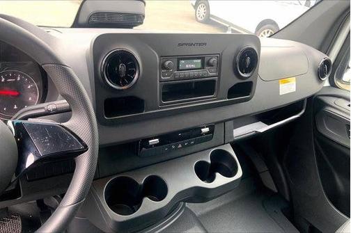 2025 Mercedes-Benz Sprinter 2500 Standard Roof