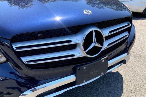 Lunar Blue Metallic 2019 Mercedes-Benz GLC 300 4MATIC