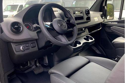 2025 Mercedes-Benz Sprinter 2500 Cargo 170 WB
