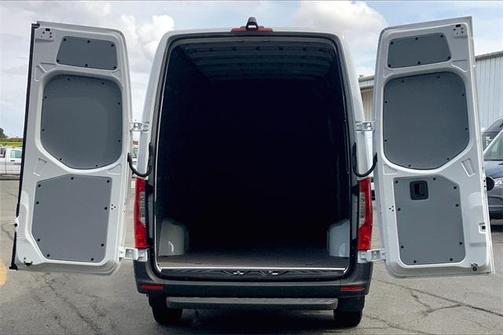 2025 Mercedes-Benz Sprinter 2500 Cargo 170 WB