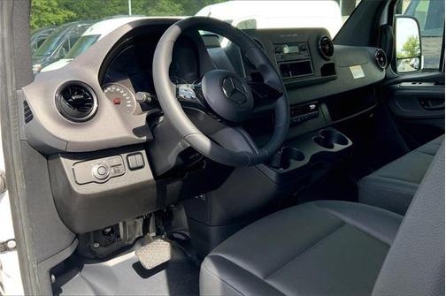 2025 Mercedes-Benz Sprinter 2500 Cargo 144 WB