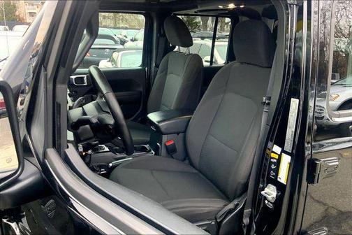 2022 Jeep Gladiator Altitude 4x4