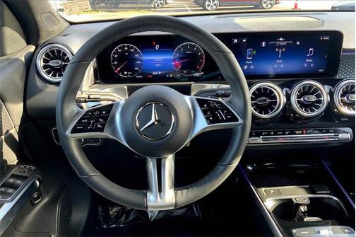 2025 Mercedes-Benz GLB 250 4MATIC