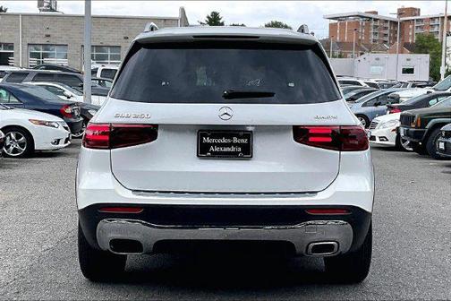 Polar White 2026 Mercedes-Benz GLB 250 4MATIC