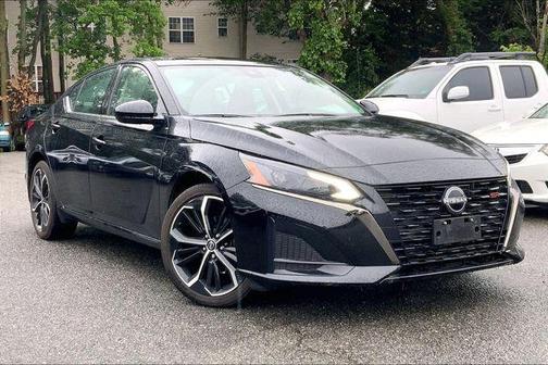 Super Black Clearcoat 2023 Nissan Altima SR Intelligent AWD