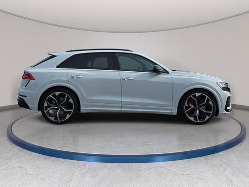 Glacier White Metallic 2023 Audi RS Q8 4.0T