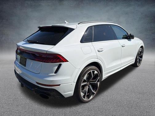 Glacier White Metallic 2023 Audi RS Q8 4.0T