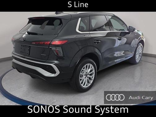 Mythos Black Metallic 2026 Audi Q3 TFSI quattro S tronic