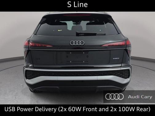Mythos Black Metallic 2026 Audi Q3 TFSI quattro S tronic