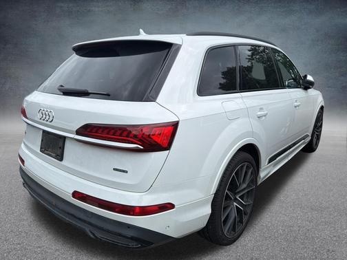 Carrara White 2021 Audi Q7 55 Prestige