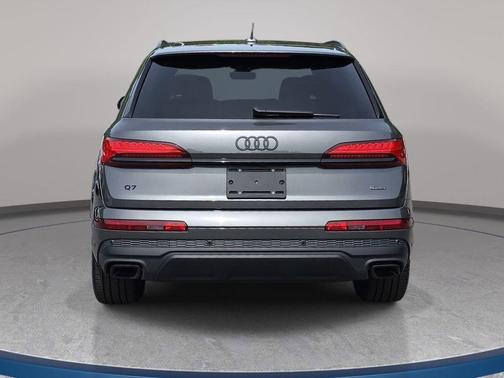Samurai Gray Metallic 2025 Audi Q7 45 Premium