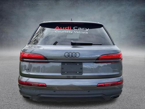 2025 Audi Q7 45 Premium