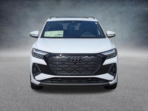2025 Audi Q4 e-tron Premium Plus 55 quattro
