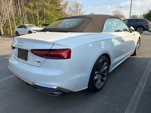 Glacier White Metallic/Black Roof 2024 Audi A5 45 S line Premium Plus