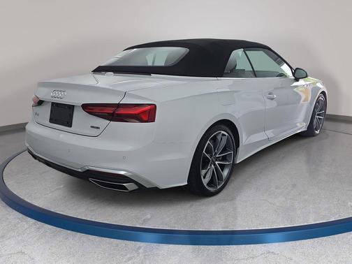 Glacier White Metallic/Black Roof 2024 Audi A5 45 S line Premium Plus