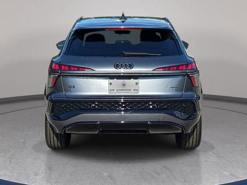 Daytona Gray Pearl Effect 2026 Audi Q3 TFSI quattro S tronic