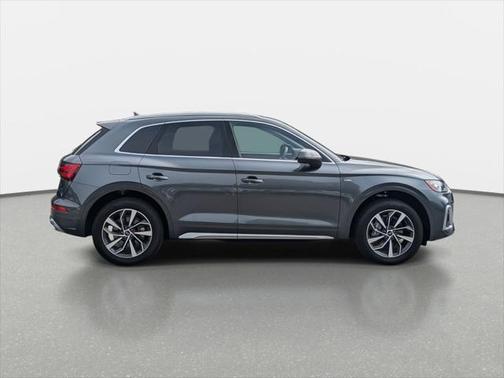 2024 Audi Q5 45 S line Premium