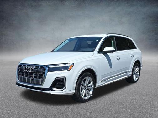 2025 Audi Q7 55 Premium Plus