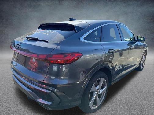 Daytona Gray Pearl Effect 2025 Audi Q5 Prestige TFSI quattro S tronic