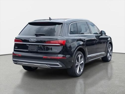 2023 Audi Q7 55 Premium Plus