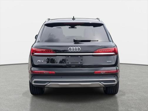 2023 Audi Q7 55 Premium Plus