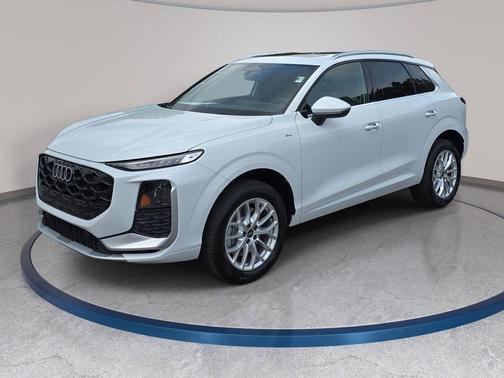 Glacier White Metallic 2026 Audi Q3 TFSI quattro S tronic