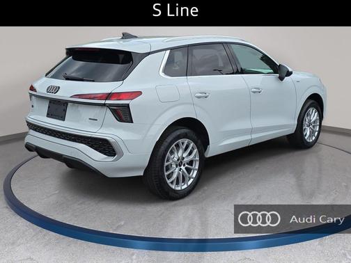 Glacier White Metallic 2026 Audi Q3 TFSI quattro S tronic