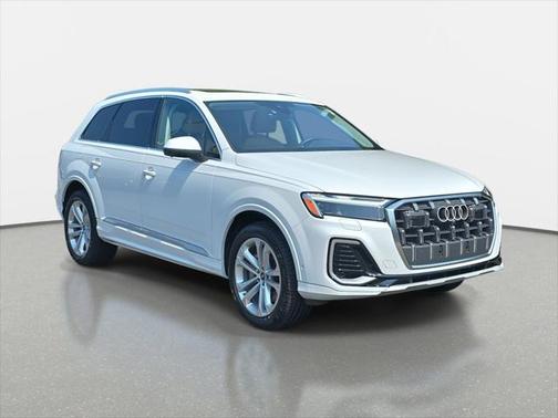 2025 Audi Q7 45 Premium Plus