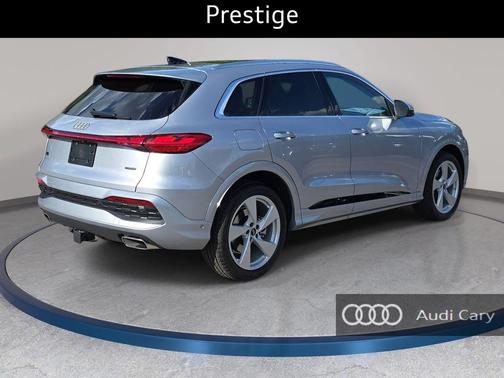 Florett Silver Metallic 2026 Audi Q5 Prestige TFSI quattro S tronic