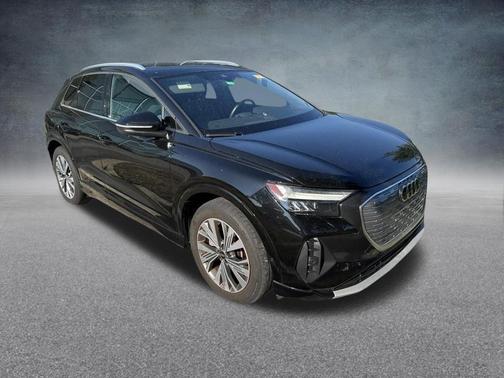 Mythos Black Metallic 2023 Audi Q4 e-tron Premium Plus 40 RWD
