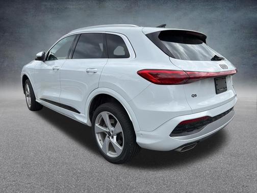 Glacier White Metallic 2025 Audi Q5 Premium Plus TFSI quattro S tronic