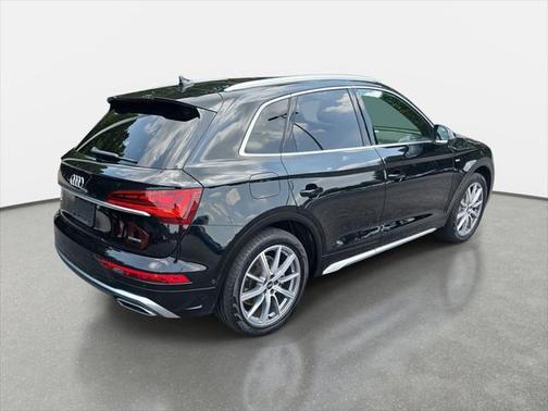 2022 Audi Q5 e 55 S line Prestige