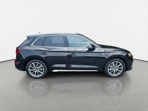 2022 Audi Q5 e 55 S line Prestige