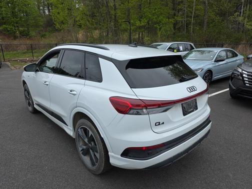 Glacier White Metallic 2023 Audi Q4 e-tron Premium Plus 50 quattro