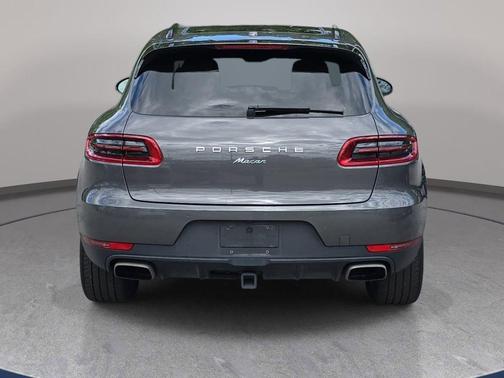 Agate Grey Metallic 2018 Porsche Macan Macan