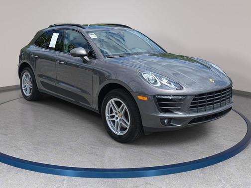 Agate Grey Metallic 2018 Porsche Macan Macan